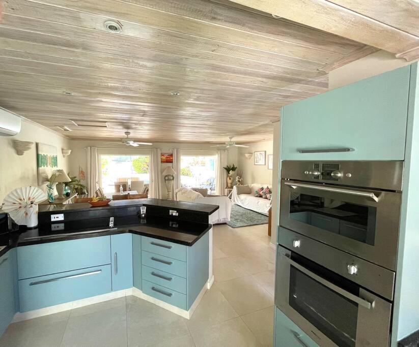 Nanpa, Luxury Family Three Bed Villa, St James West Coast, Private Pool Saint James Eksteriør bilde