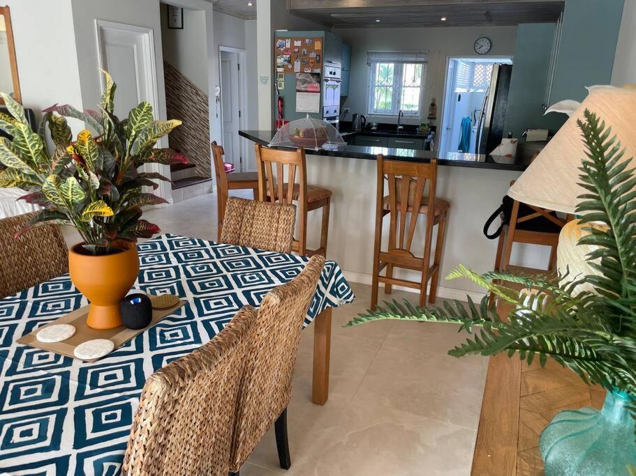 Nanpa, Luxury Family Three Bed Villa, St James West Coast, Private Pool Saint James Eksteriør bilde