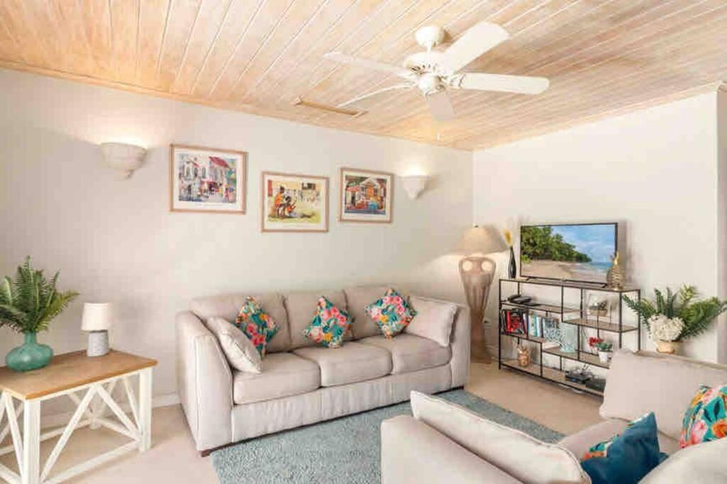 Nanpa, Luxury Family Three Bed Villa, St James West Coast, Private Pool Saint James Eksteriør bilde